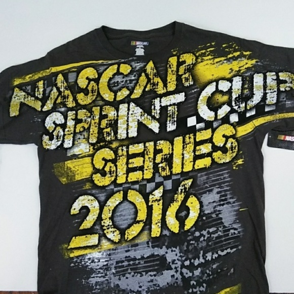 NASCAR Sprint Cup Series Carl Edwards Tshirt M NWT - Picture 1 of 7